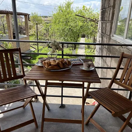Kharberd House: Long & Short-Term Rental Yerevan Exterior photo